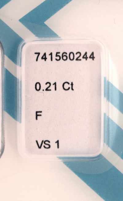 27041946a - Loser Brillant, 0.21 ct feines Weiß (F)/vs1, eingeschweißt, mit IGI-Expertise ...