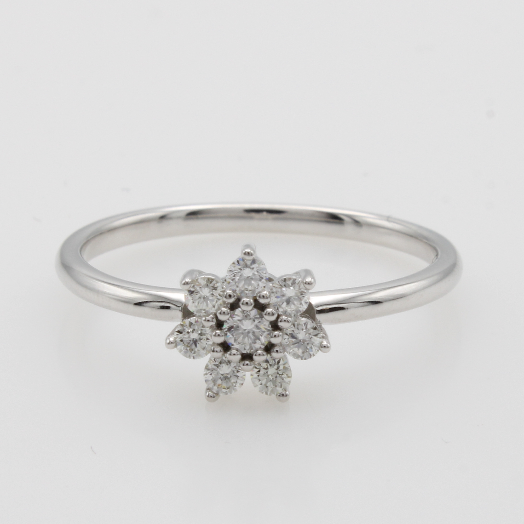 Image 27042020 - Ring mit Brillanten, WG 585/000, sternf. Ringkopf bes. m. Brill. zus. ca. 0.30 ct ...