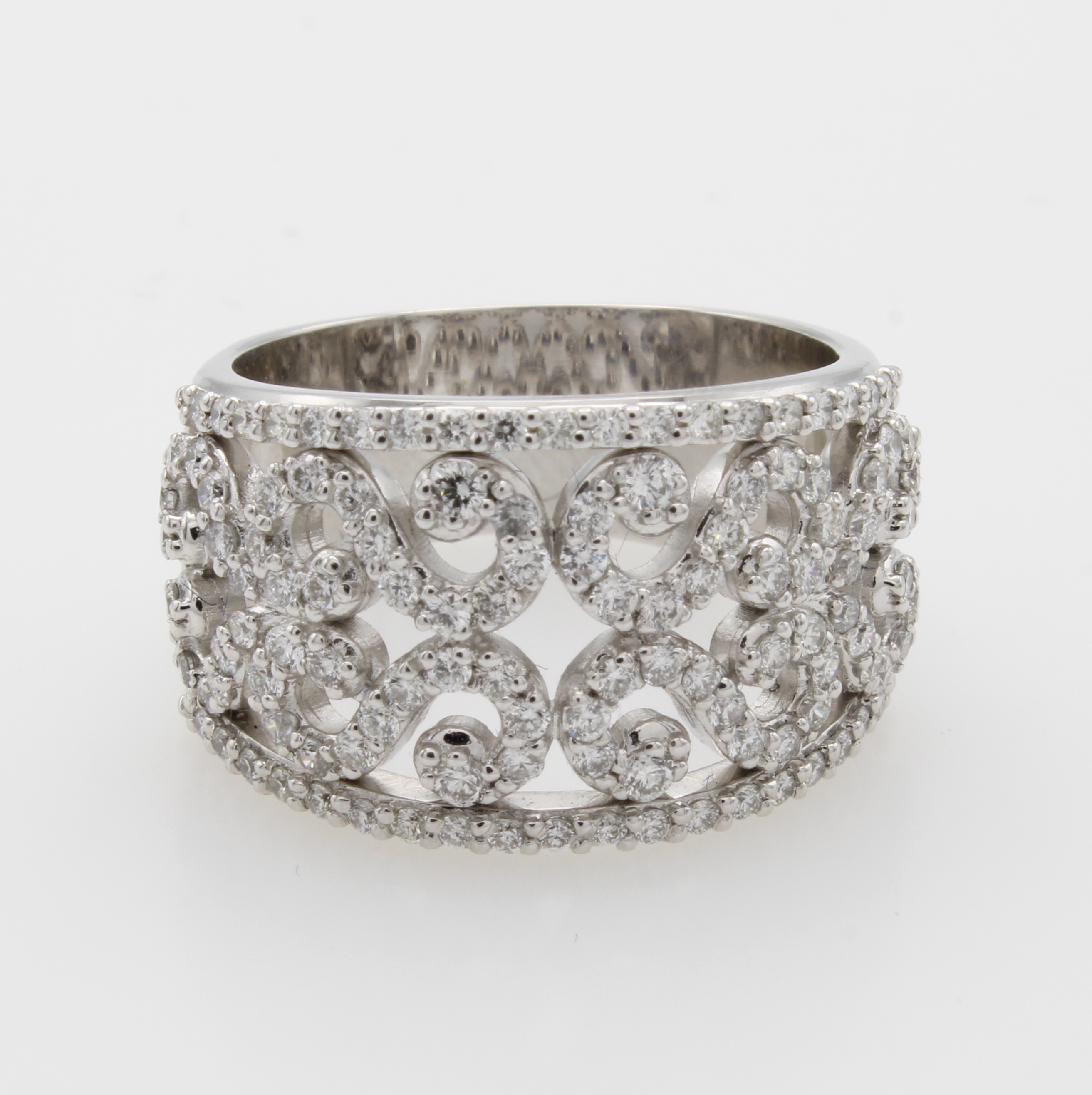 Image 27042066 - Ring mit Diamanten, WG 750/000, Diam. z.T. in florale Elemente gef. zus. ca. 0.85 ct ...
