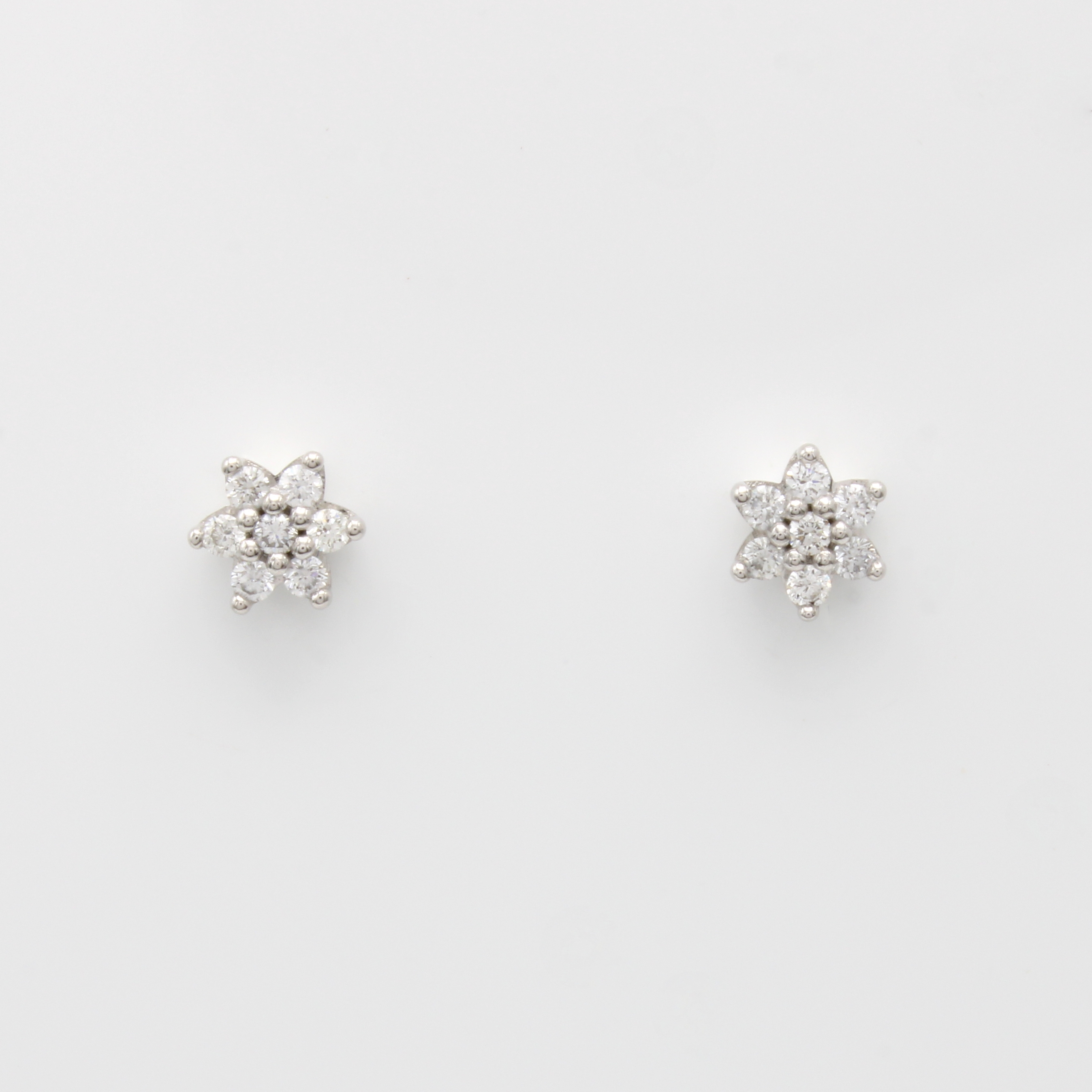 Image 27042085 - Paar Ohrstecker mit Brillanten, WG 585/000, 14 Brill. blütenförm. anges. zus. ca. 0.25 ...