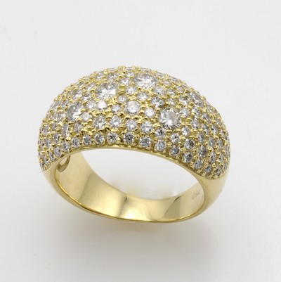 27042010a - Ring mit Brillanten, GG 750/000, Brill. in Pavéefassungen zus. ca. 2 ct Weiß/si, RW ...