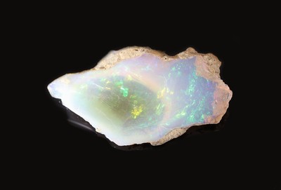 27042097c - Loser Rohopal, ca. 10.10 ct, schönes Farbspiel, mit Muttergestein Schätzpreis: 580, - ...