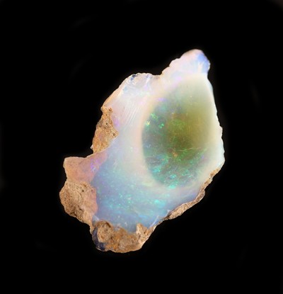 27042097d - Loser Rohopal, ca. 10.10 ct, schönes Farbspiel, mit Muttergestein Schätzpreis: 580, - ...