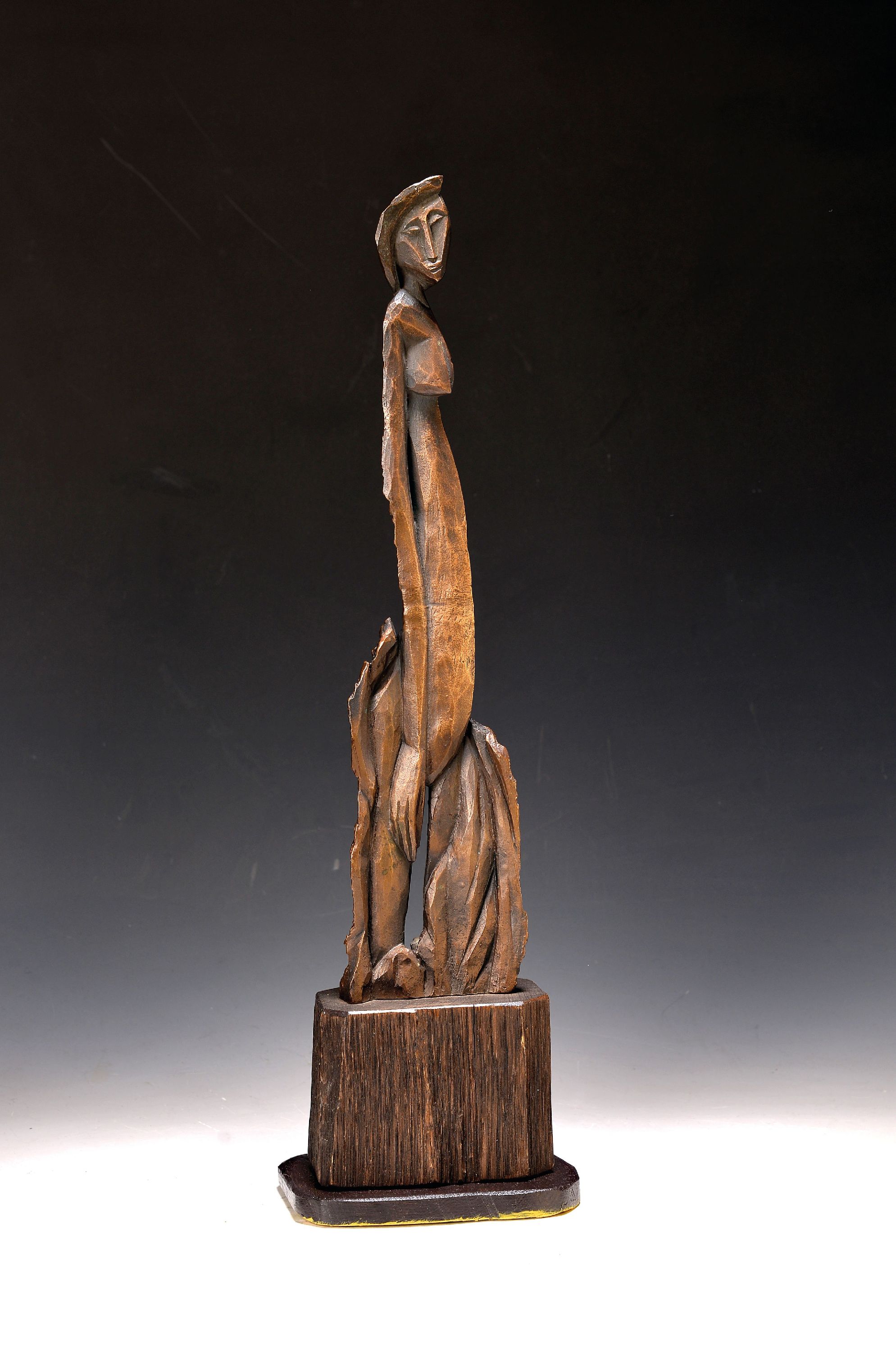 Detail k: Gottfried Bräunling, geb. 1947 Radebeul, Metamorphose, Bronzeskulptur von 2009, num. 2/6, signiert, Holzsockel, Gesamth. ca. 53cm