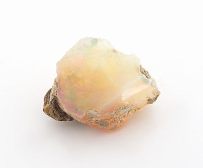 Image Loser Rohopal, ca. 8.30 ct, schönes Farb- spiel, mit Muttergestein Schätzpreis: 200, ...