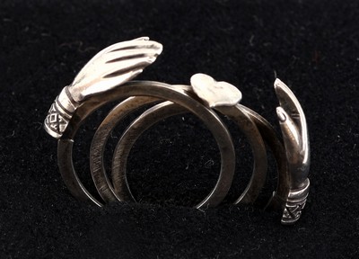 27042123e - Biedermeier Ring, um 1840, Silber gepr., 3 einzelne Ringe, Treuhandsymbolik mit Herz, ...