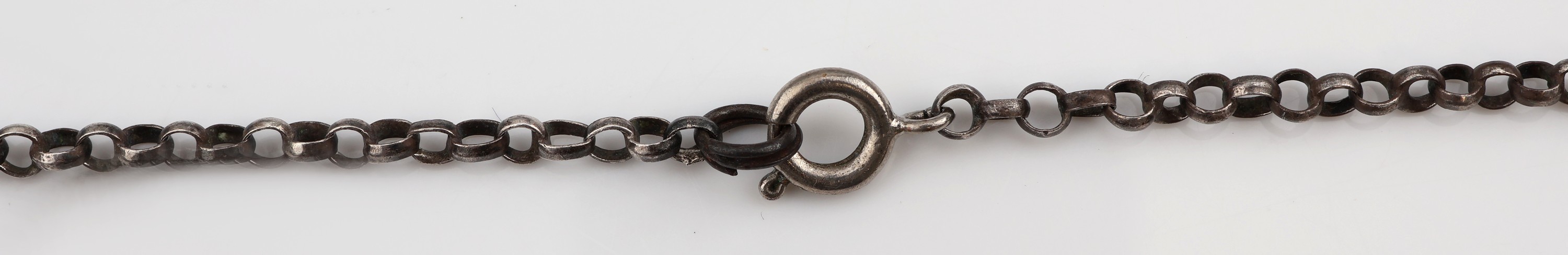 Detail c: Anhänger, um 1780, Silber und Metall, Schleife mit Kreuz, kl. Markasiten (sek.), rs.verbödet, an Kette, Silber gepr., L. ca. 47.5 cm, ...