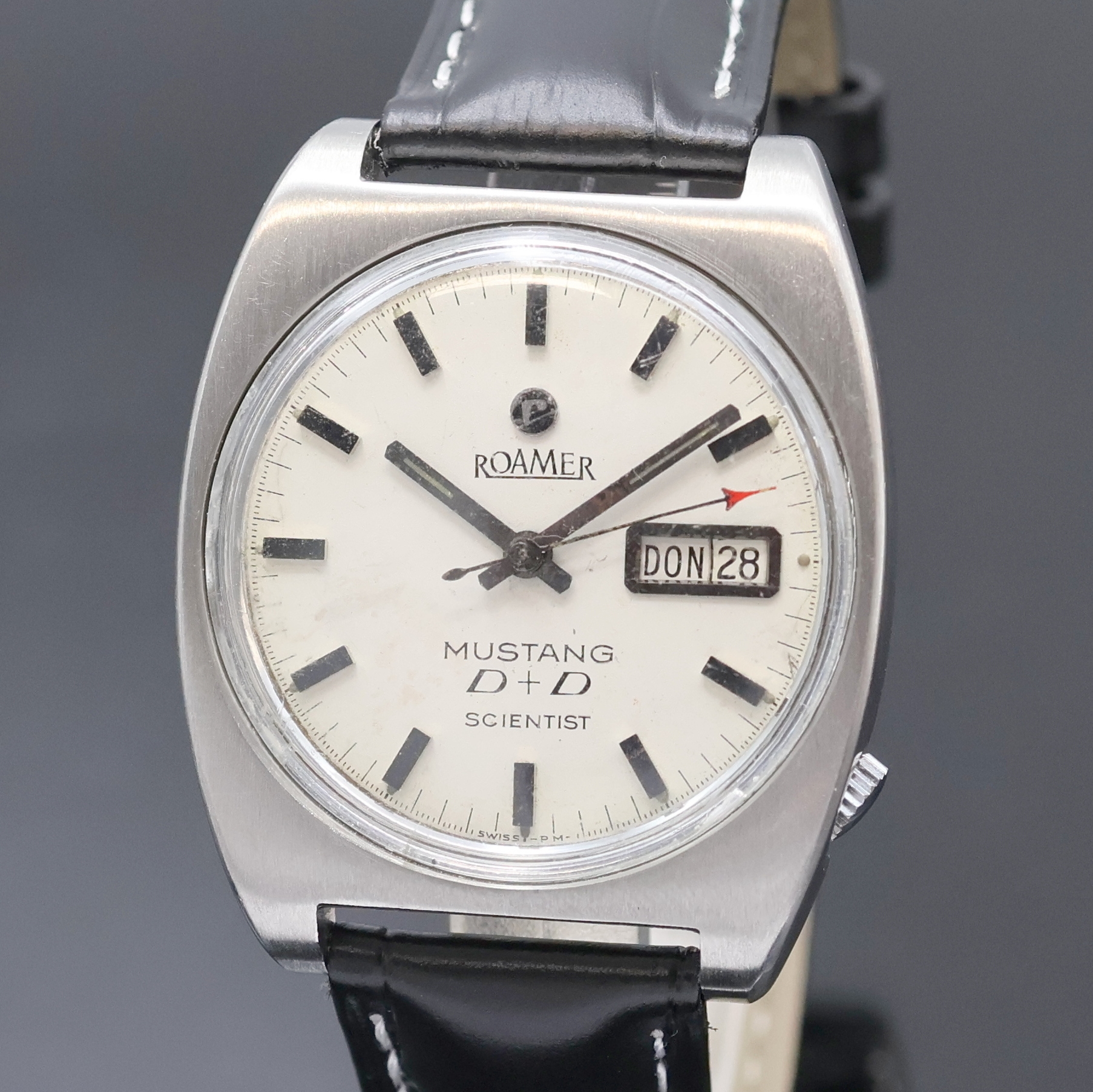 Detail a: ROAMER Mustang D + D Scientist Herrenarmbanduhr Referenz 478-1120.601, Schweiz um 1970, Automatik, Edelstahl Monocoque-Geh., weißes Zifferbl. m. ...