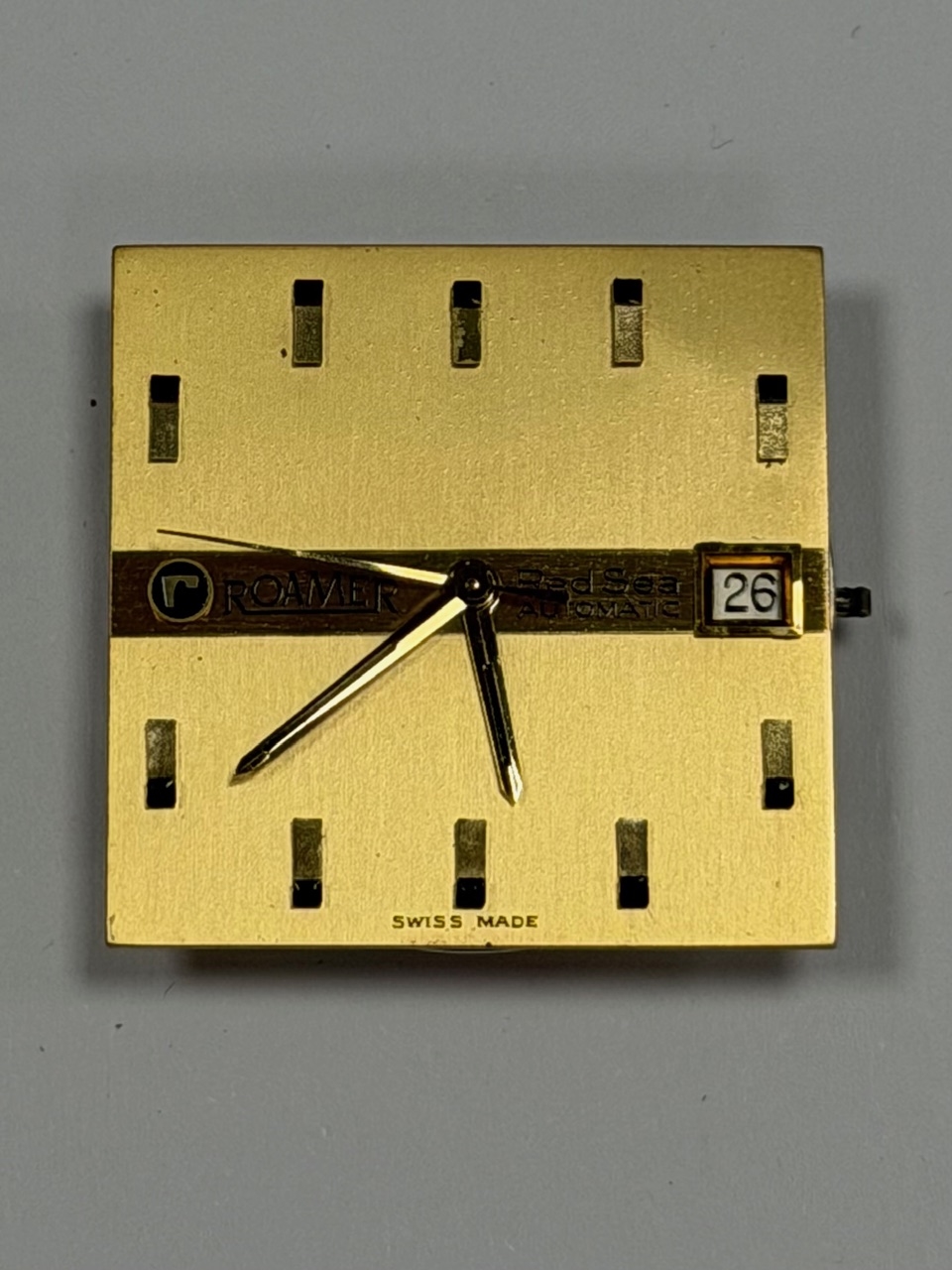 Detail g: ROAMER Herrenarmbanduhr Red Sea Referenz 479.9230.601, Automatik, Schweiz um 1968, verg. Stülpgeh., gold. Zifferbl. m. aufgel. Indizes, Anz. v. ...