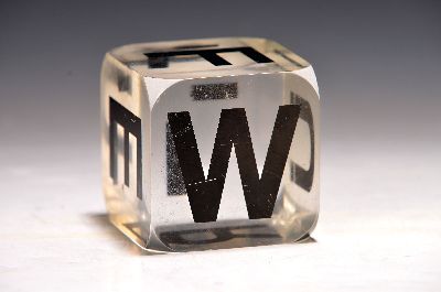 27042247k - Timm Ulrichs, geb. 1940, Würfel, Plexiglas bedruckt mit den Buchstaben für Würfel, ...