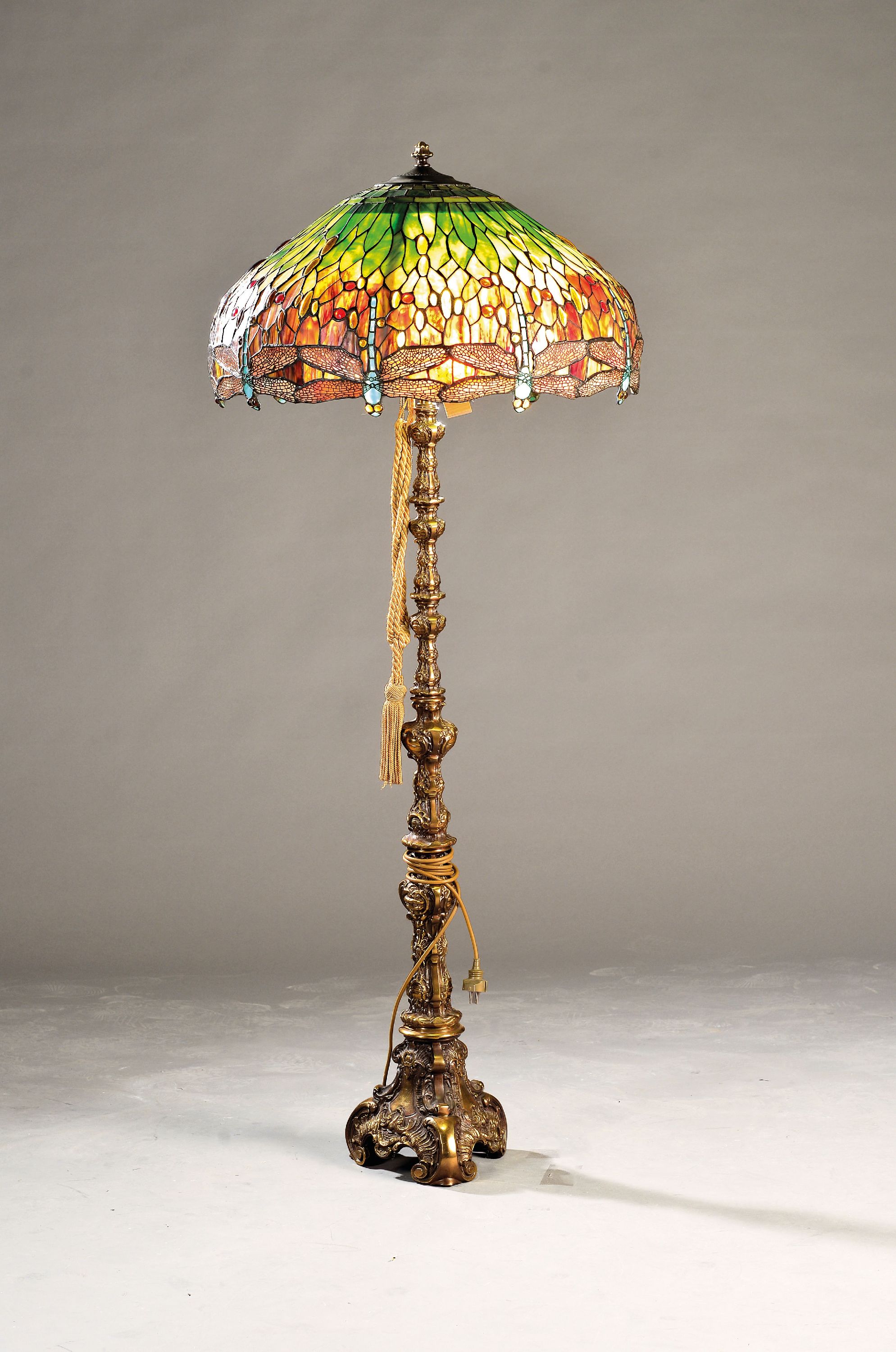 Image 27042303 - Lampe mit Libellen im Tiffany-Stil, 20.Jh., getöntes und geschnittenes Glas, Bleistege, ...
