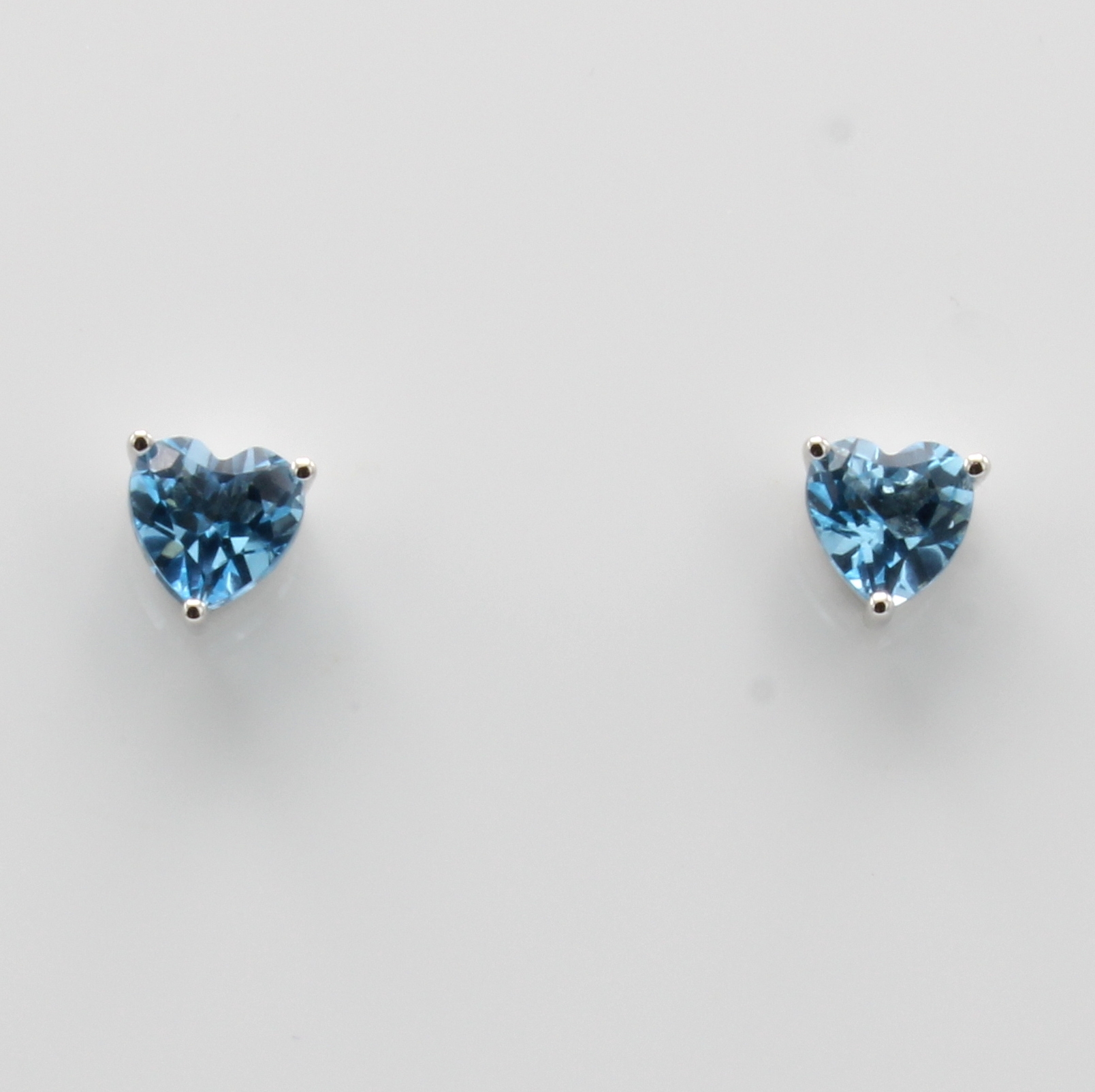 Image 27042365 - Paar Ohrstecker mit Topasen, WG 750/000, 2 Topase (beh.) zus. ca. 1.04 ct Schätzpreis: ...