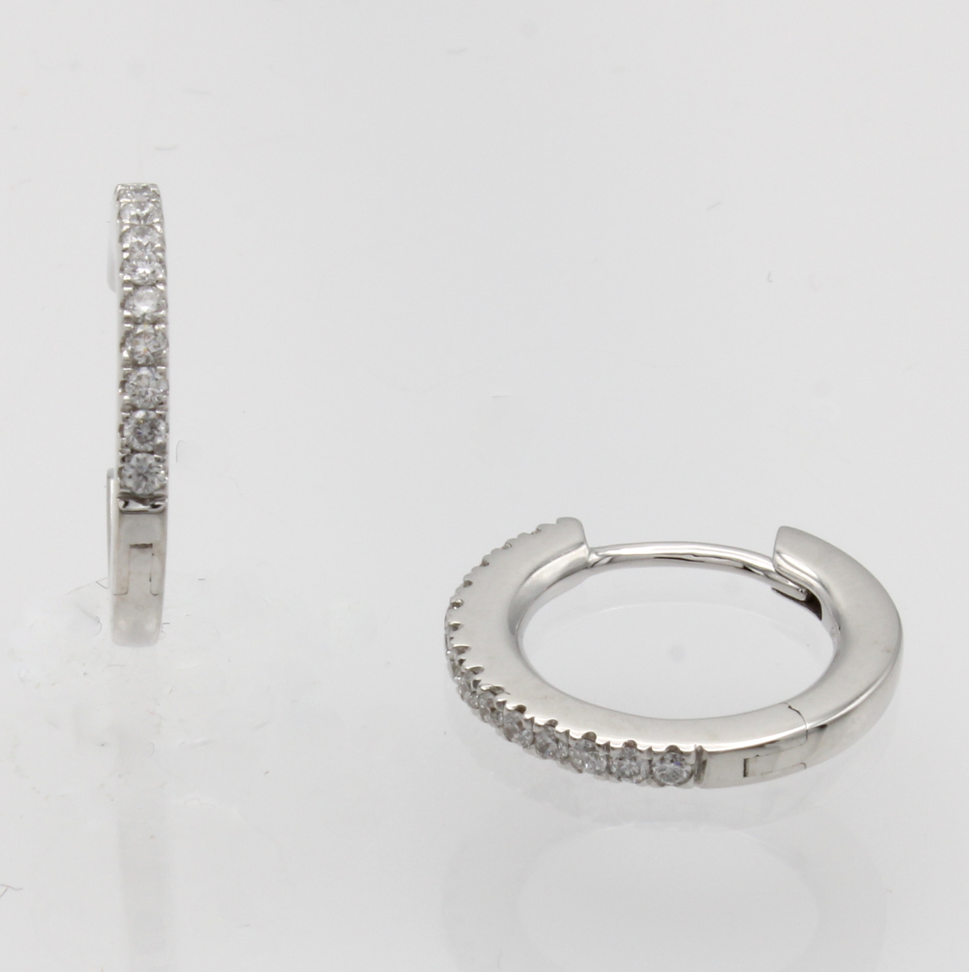 Image 27042370 - Paar Creolen mit Brillanten, WG 750/000, Brill. zus. ca. 0.26 ct Weiß/si, D. ca. 10 mm ...