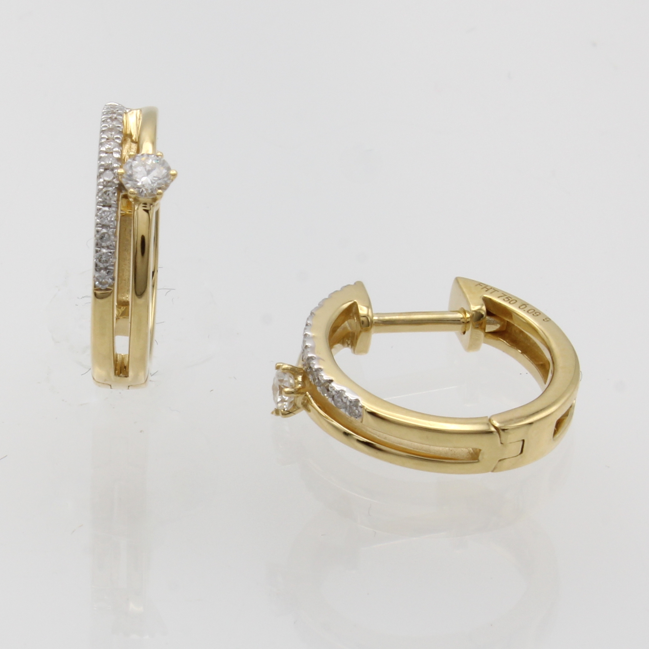 Image 27042371 - Paar Creolen mit Brillanten, GG 750/000 z.T. rhod. Brill. zus. ca. 0.18 ct Weiß/si, in ...