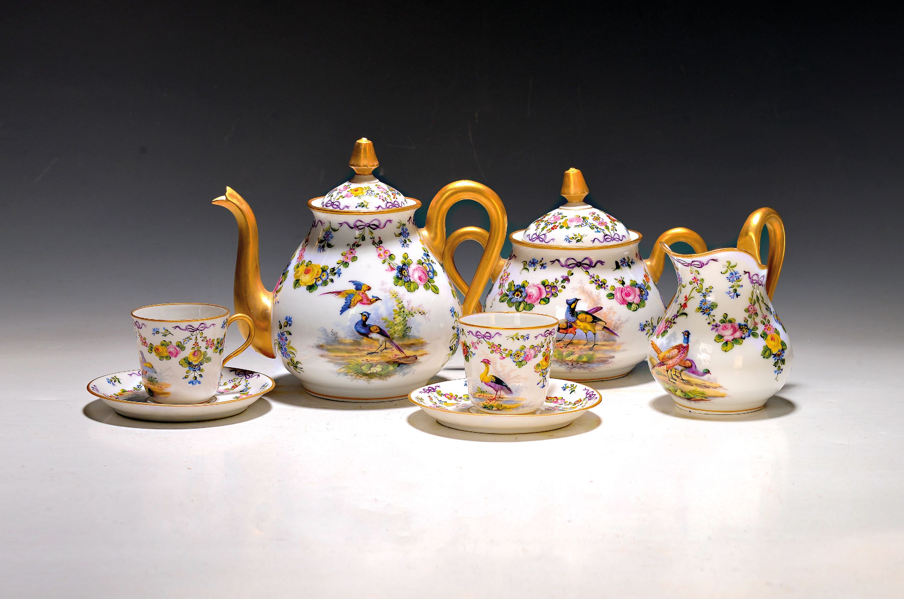 Image 27042403 - Tete-a-tete, wohl Paris, um 1900, Porzellan, reiche bunte Vogelmalerei mit Blüten und ...