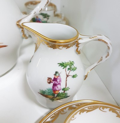 27042404d - Mokka/-Espressoservice für 6 Personen, Augarten Wien, 20. Jh., bunt dekoriert mit ...