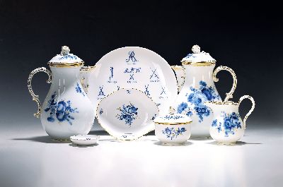 Image Kernstück und drei Teile, Meissen, 20. Jh., Kernstück, zwei große Kaffeekanne, große ...