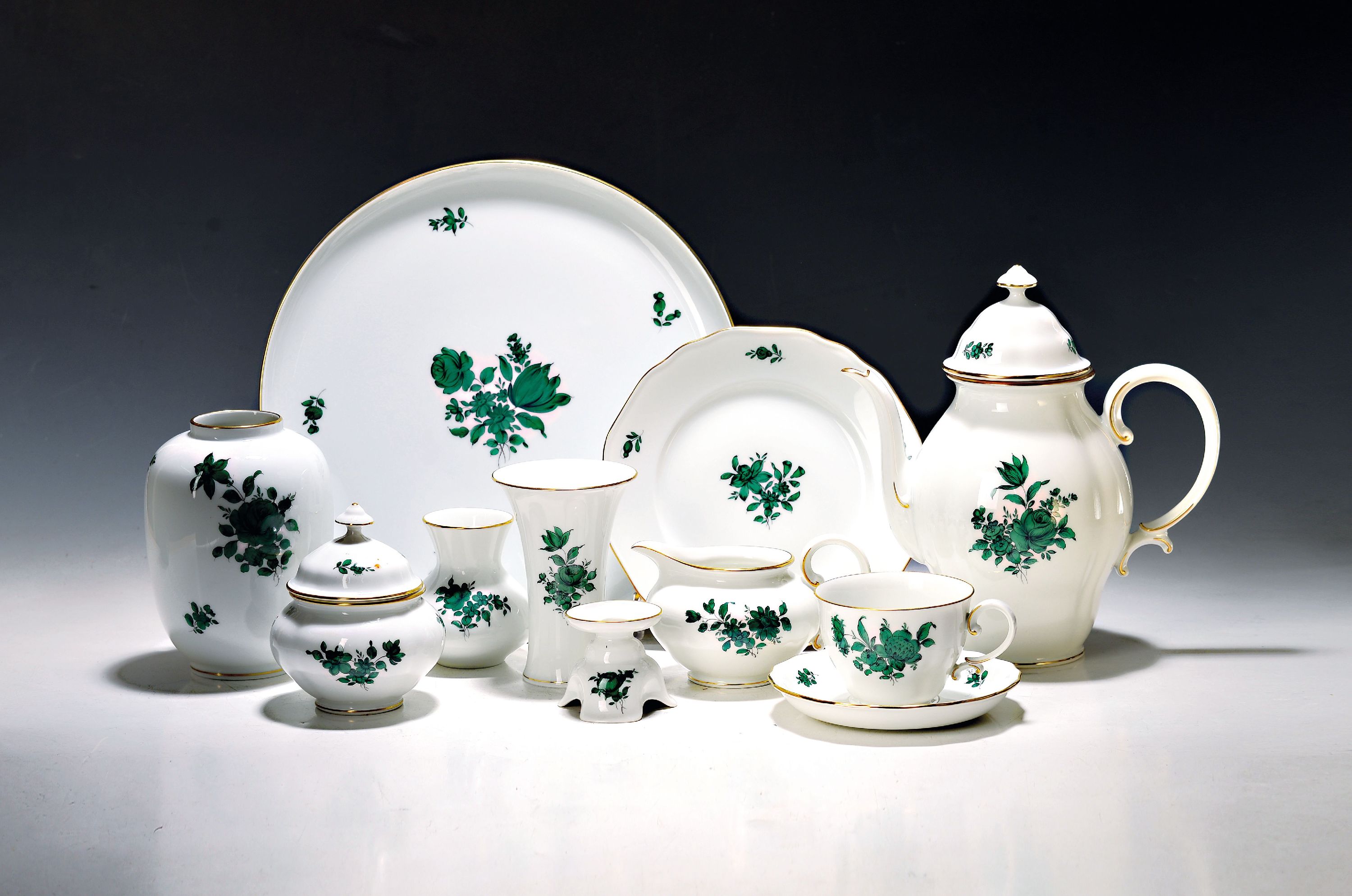 Image 27042518 - Kaffeeservice, Wien Augarten, für 9 Personen, kupfergrüner Blumenbukettdekor, ...