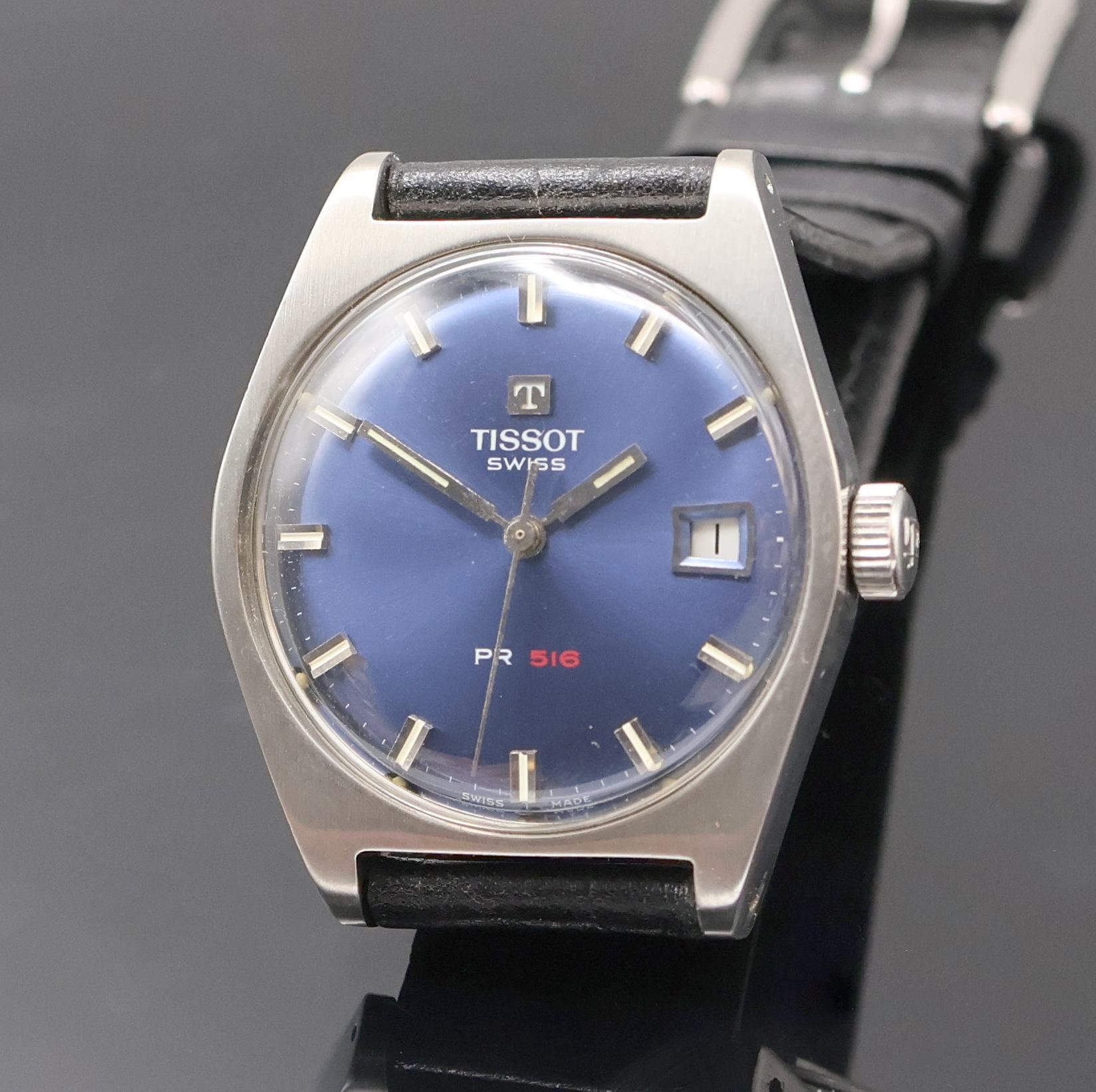 Detail b: TISSOT 2 Armbanduhren, beide Schweiz 1960/70er Jahre, Edelstahlgeh. mit verschr. Böden, 1 x Automatik, Model PR 516 GL, blaues Zifferbl. m. silb. ...