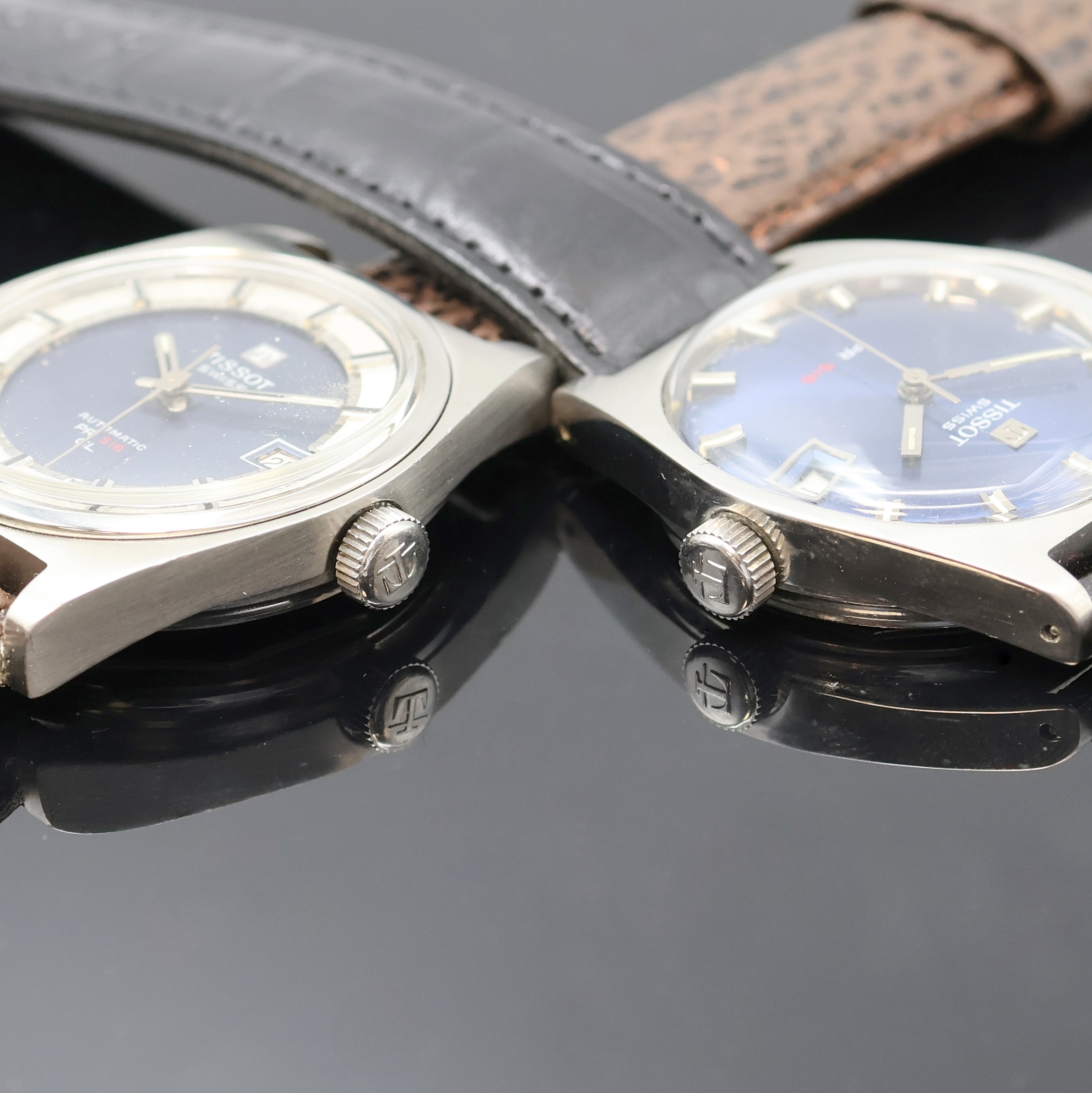 Detail d: TISSOT 2 Armbanduhren, beide Schweiz 1960/70er Jahre, Edelstahlgeh. mit verschr. Böden, 1 x Automatik, Model PR 516 GL, blaues Zifferbl. m. silb. ...