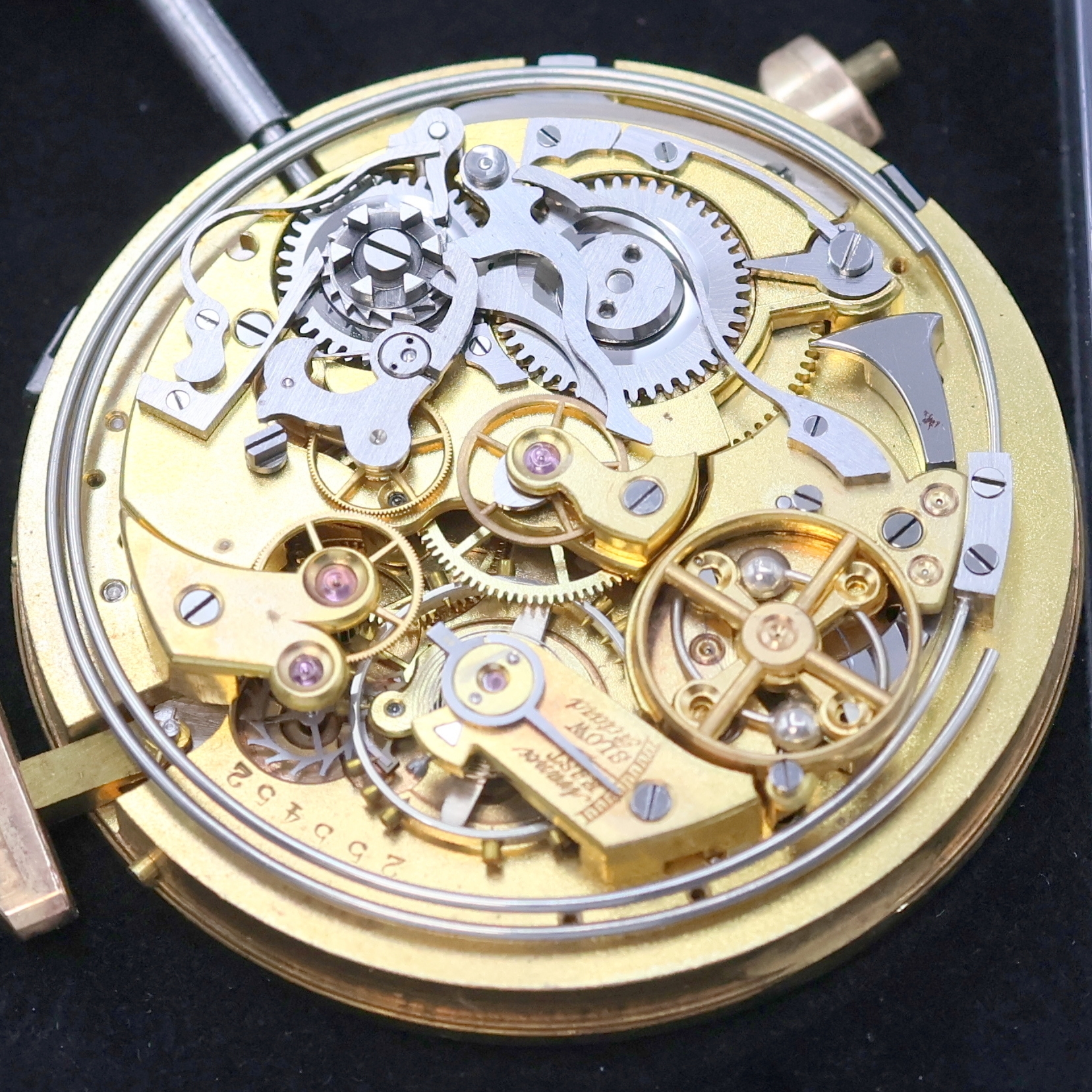 Detail a: Taschenuhrwerk mit Repetition und Schaltradchronograph, Schweiz um 1900, verg. Ankerwerk, Schr.-Unr., Schlag auf Tonfeder, Emailzifferbl. m. ...