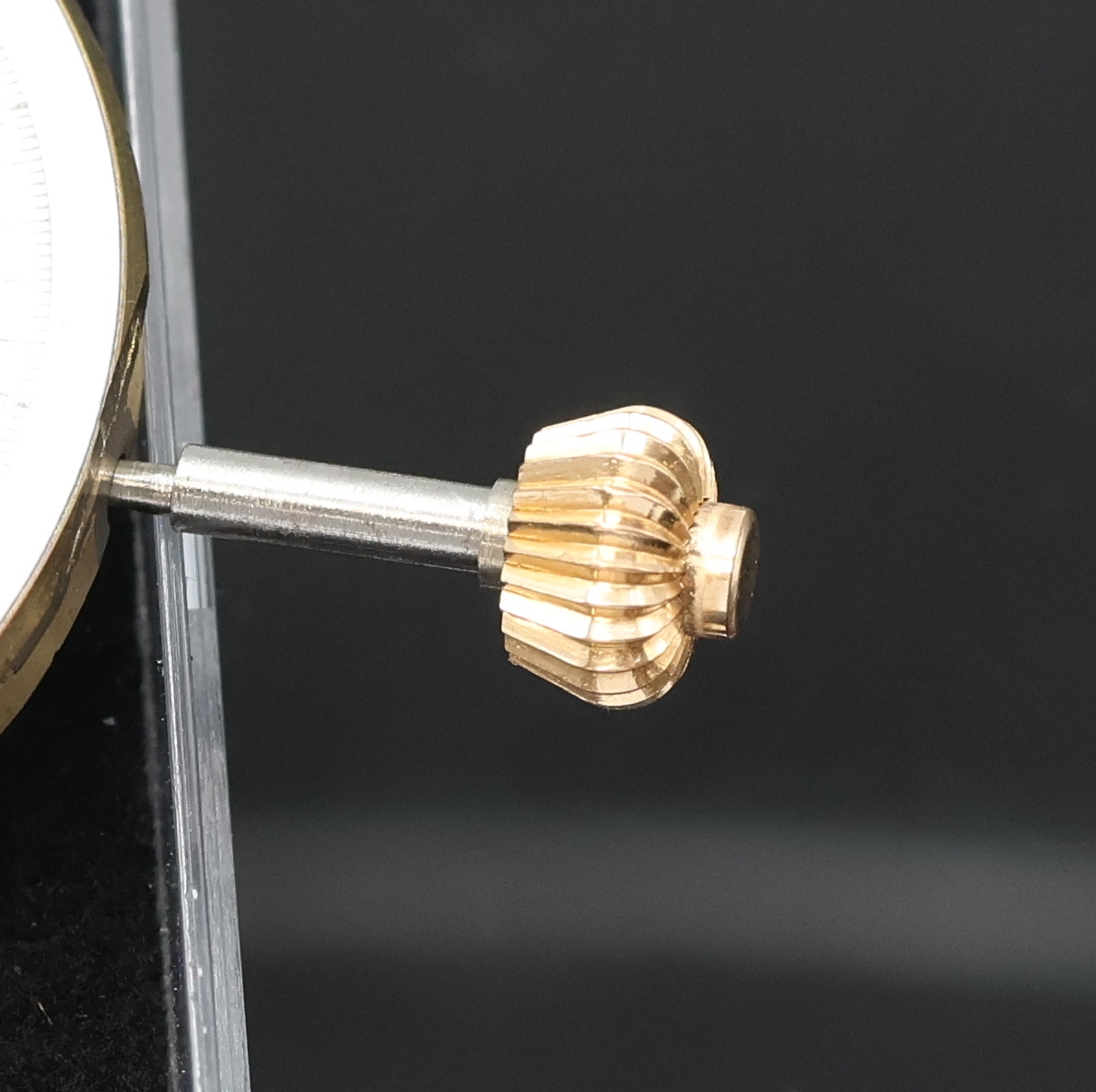 Detail c: Taschenuhrwerk mit Repetition und Schaltradchronograph, Schweiz um 1900, verg. Ankerwerk, Schr.-Unr., Schlag auf Tonfeder, Emailzifferbl. m. ...