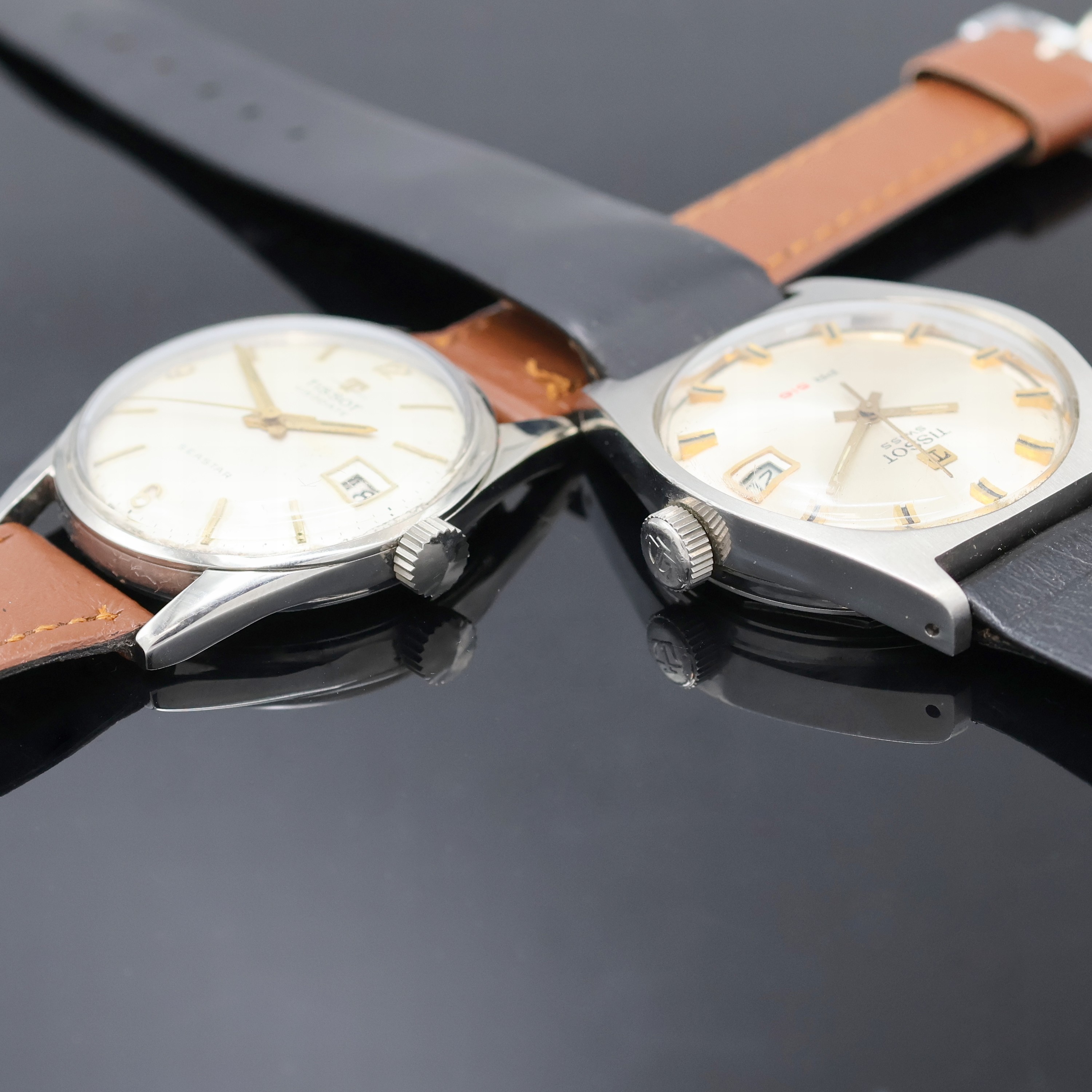 Detail d: TISSOT 2 Armbanduhren, beide Schweiz 1960/70er Jahre, Handaufzug, Edelstahlgeh. mit verschr. Böden, 1 x Model Seastar, silb. Zifferbl. m. aufges. ...
