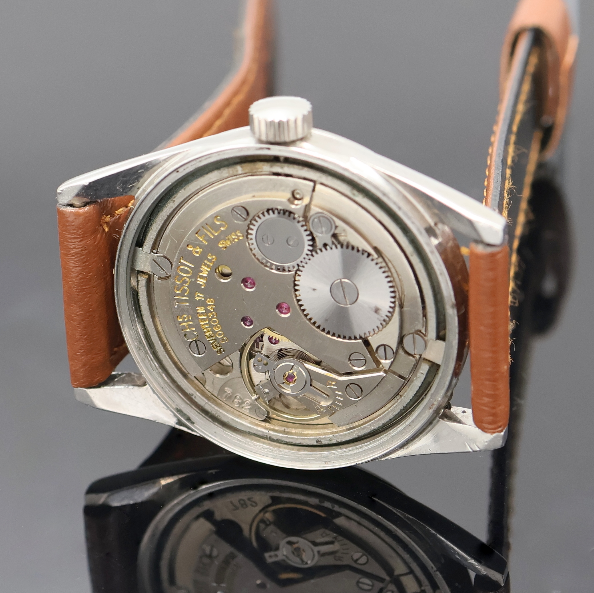 Detail g: TISSOT 2 Armbanduhren, beide Schweiz 1960/70er Jahre, Handaufzug, Edelstahlgeh. mit verschr. Böden, 1 x Model Seastar, silb. Zifferbl. m. aufges. ...