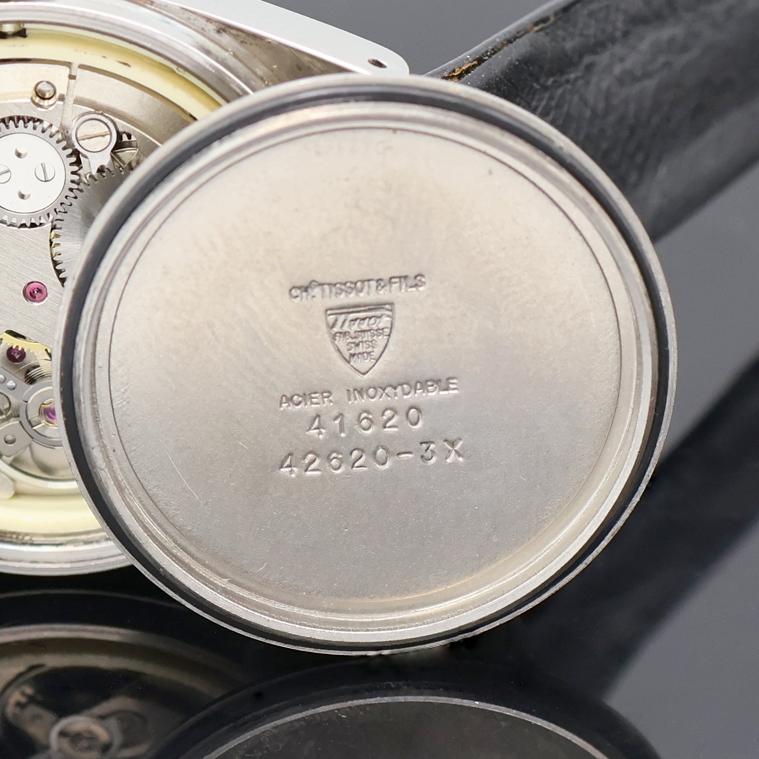 Detail j: TISSOT 2 Armbanduhren, beide Schweiz 1960/70er Jahre, Handaufzug, Edelstahlgeh. mit verschr. Böden, 1 x Model Seastar, silb. Zifferbl. m. aufges. ...