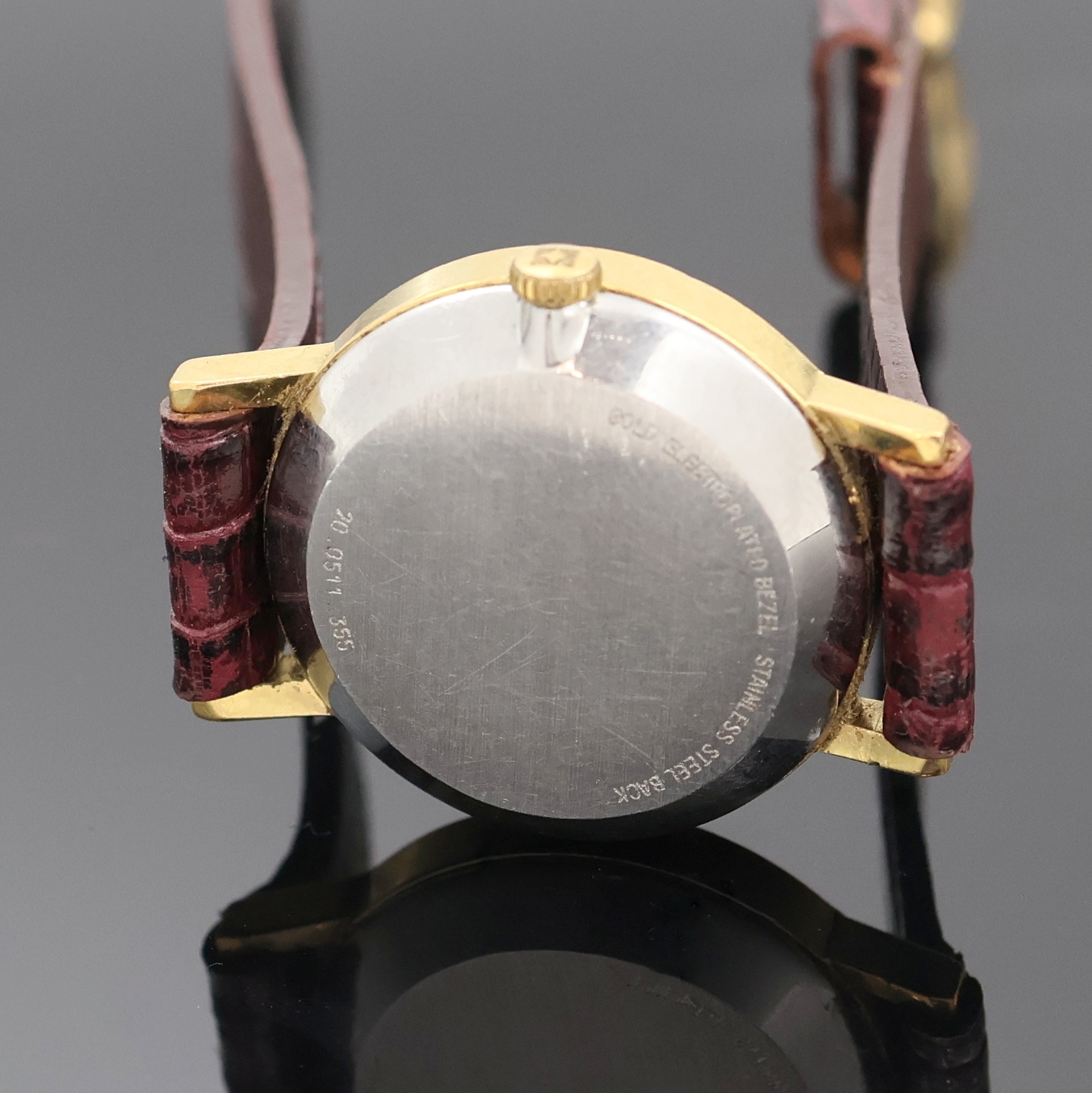 Detail d: MOVADO / ZENITH Damenarmbanduhr Serie Museumswatch Referenz 20.0511.355, Handaufzug,Schweiz um 1970, verg. Gehäuse, Edelstahlboden aufgedr., braunes ...
