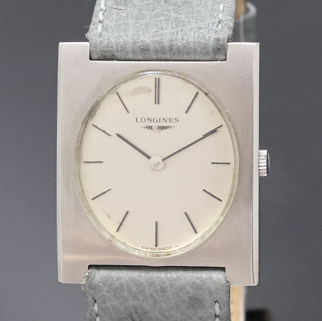 Detail a: LONGINES Armbanduhr in Edelstahl Referenz 8099 11, Schweiz um 1968, Handaufzug, 2-teil. Gehäuse, aufgedr. Boden dell., silb. Zifferbl. m. aufges. ...