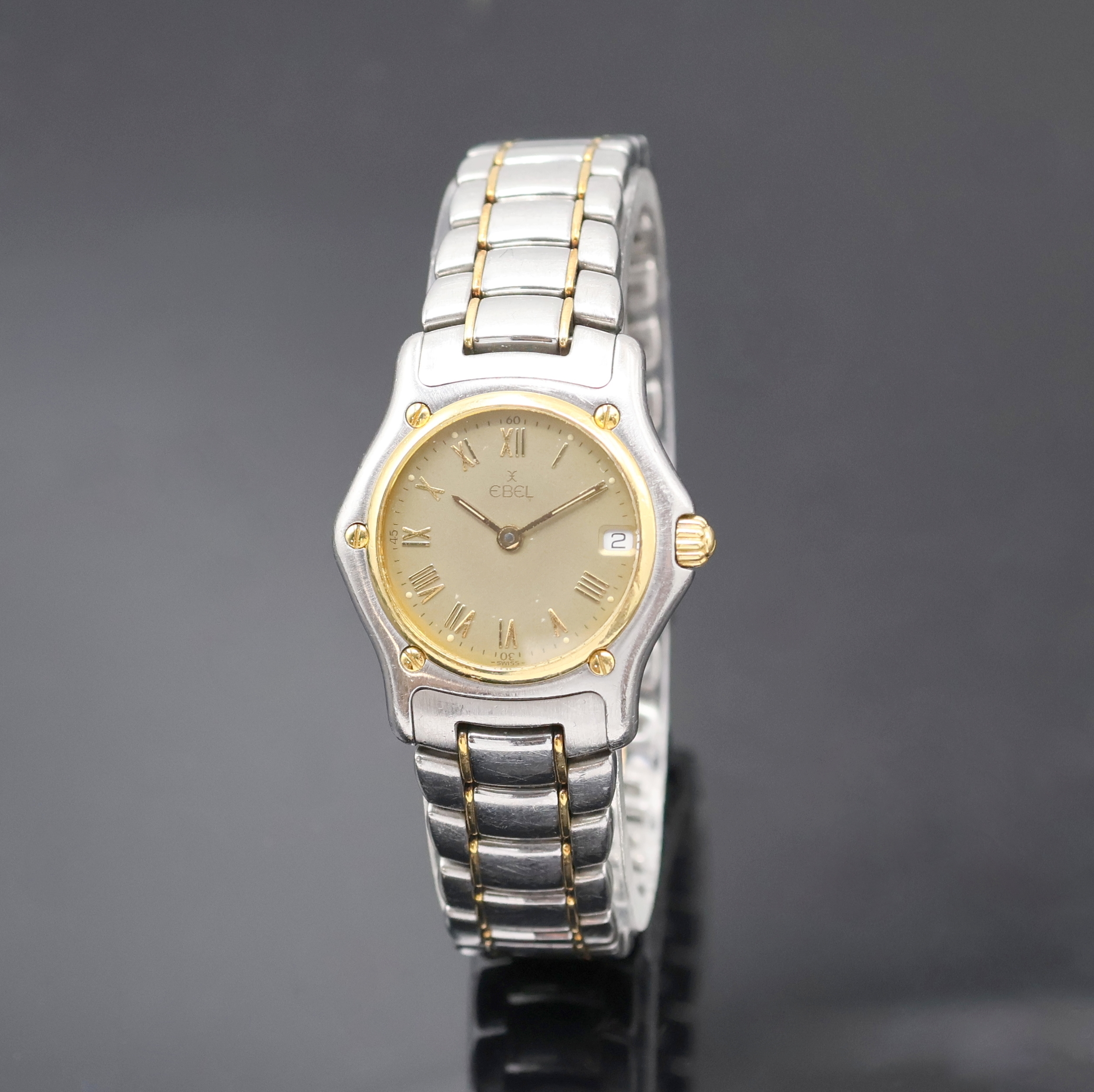 Image 27042561 - EBEL 1911 Damenarmbanduhr in Stahl/Gold Referenz 188901, Schweiz um 1995, quarz, Boden ...