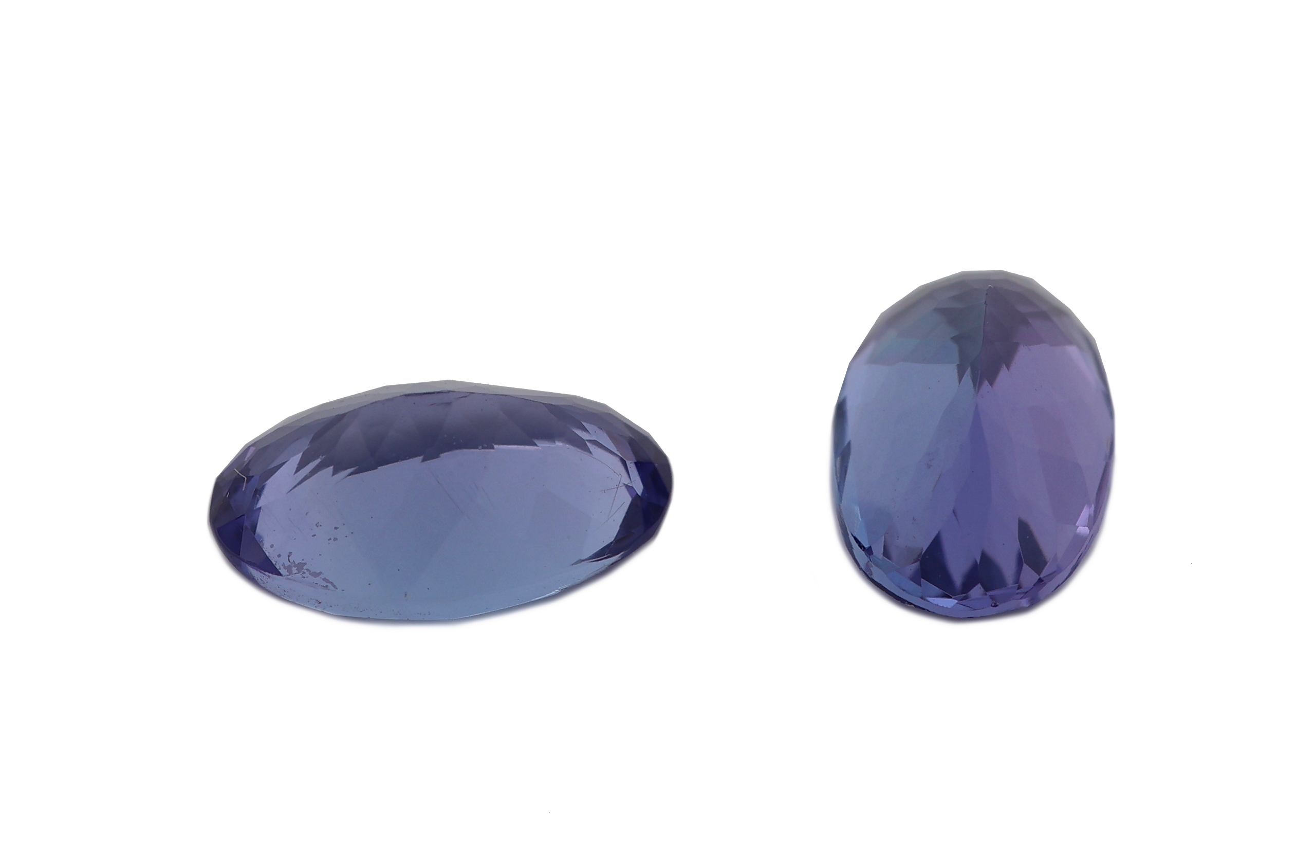 Detail a: Lot 2 lose Tansanite, zus. ca. 1.92 ct, ovalfacett.