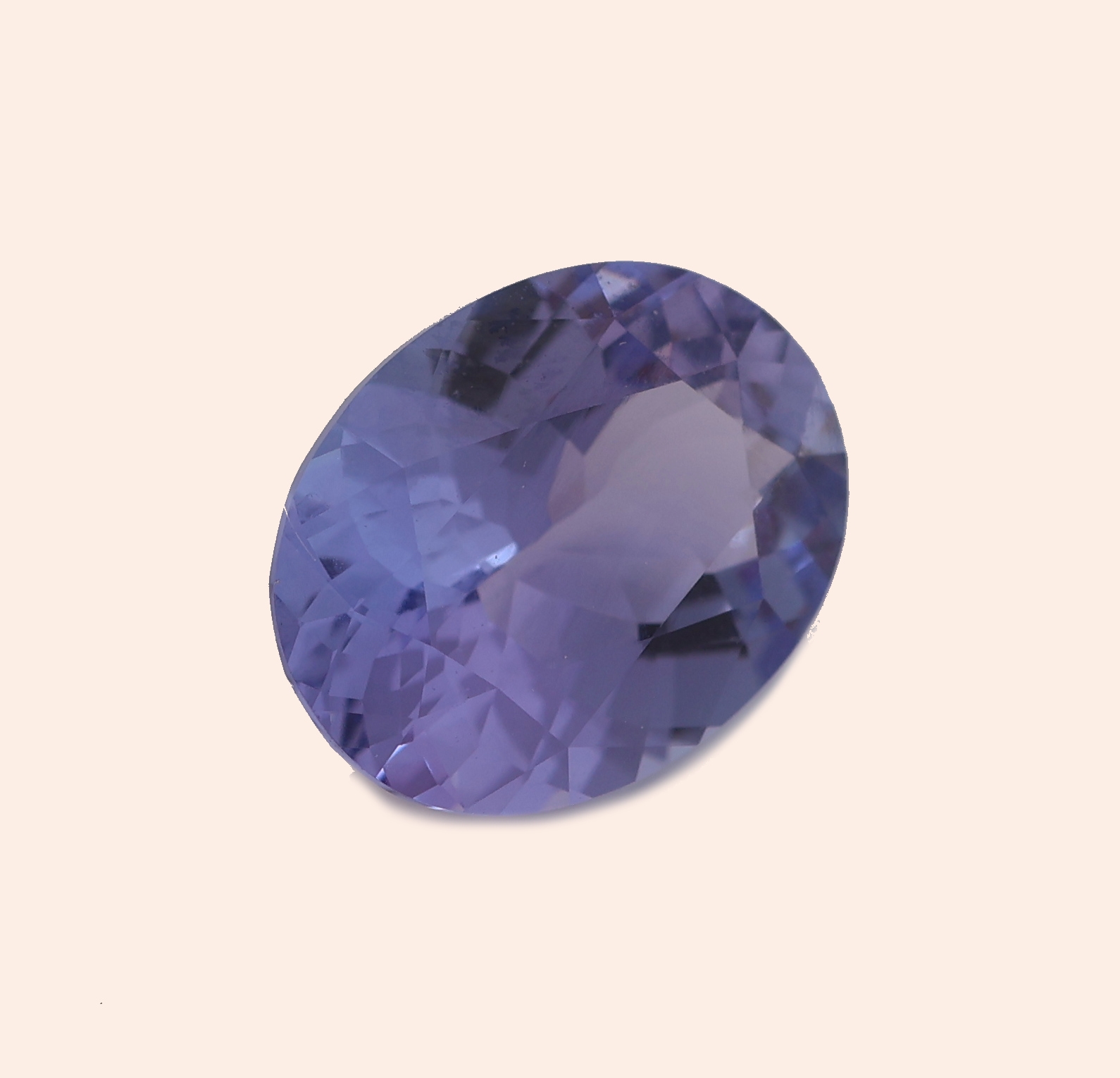 Detail a: Loser ovalfacett. Tansanit, ca. 1.83 ct