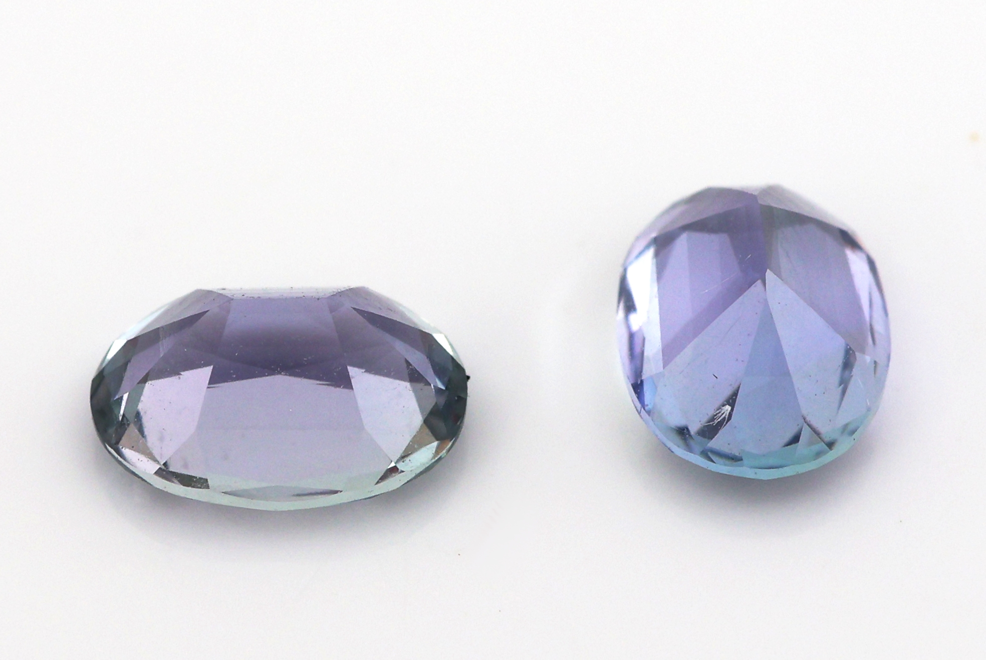 Detail a: Lot 2 lose ovalfacett. Tansanite, zus. ca. 2.29 ct