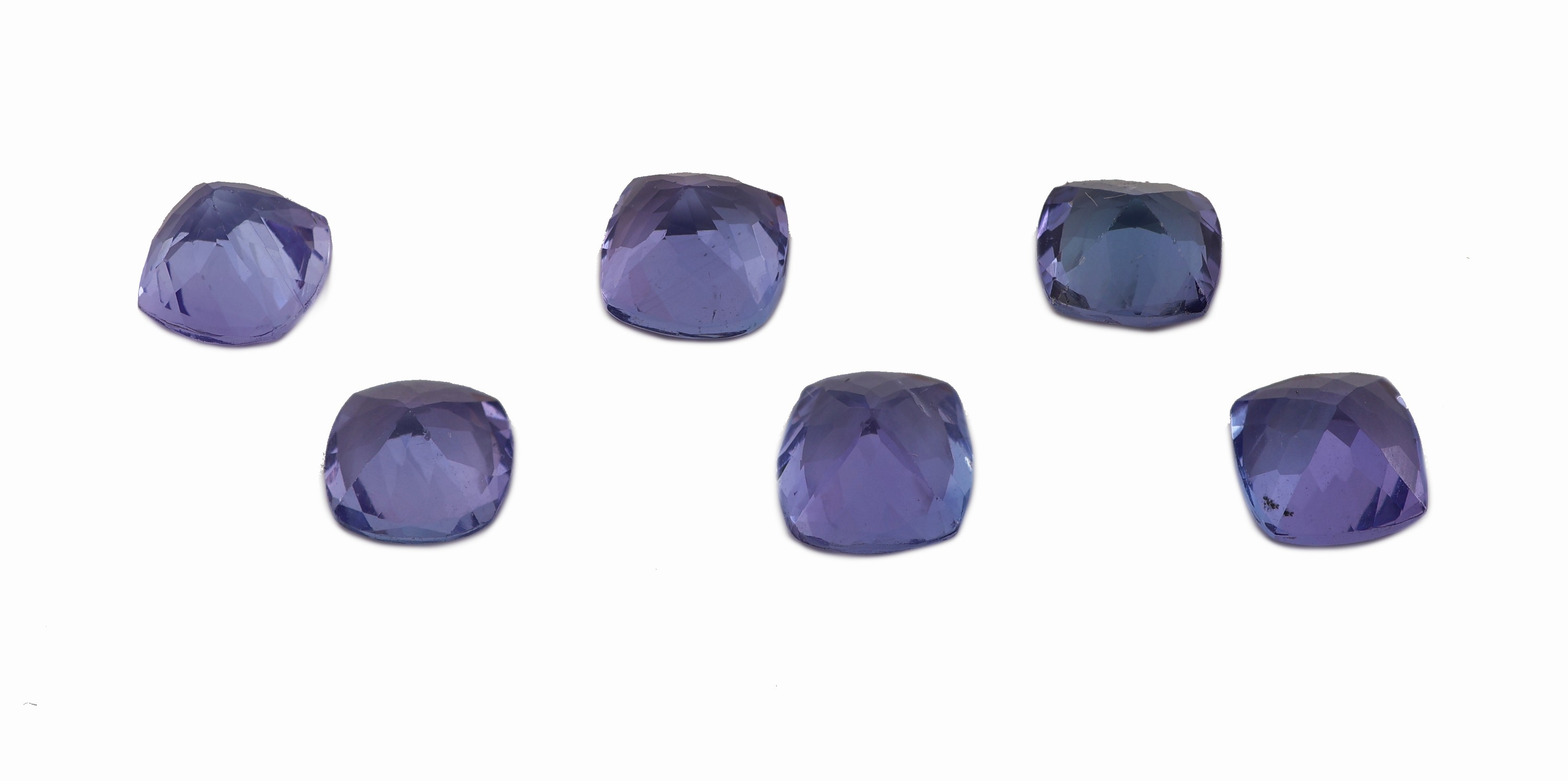 Detail a: Lot 6 lose Tansanite, zus. ca. 4.65 ct, Kissenschliff, versch. Größen und Farbnuancen