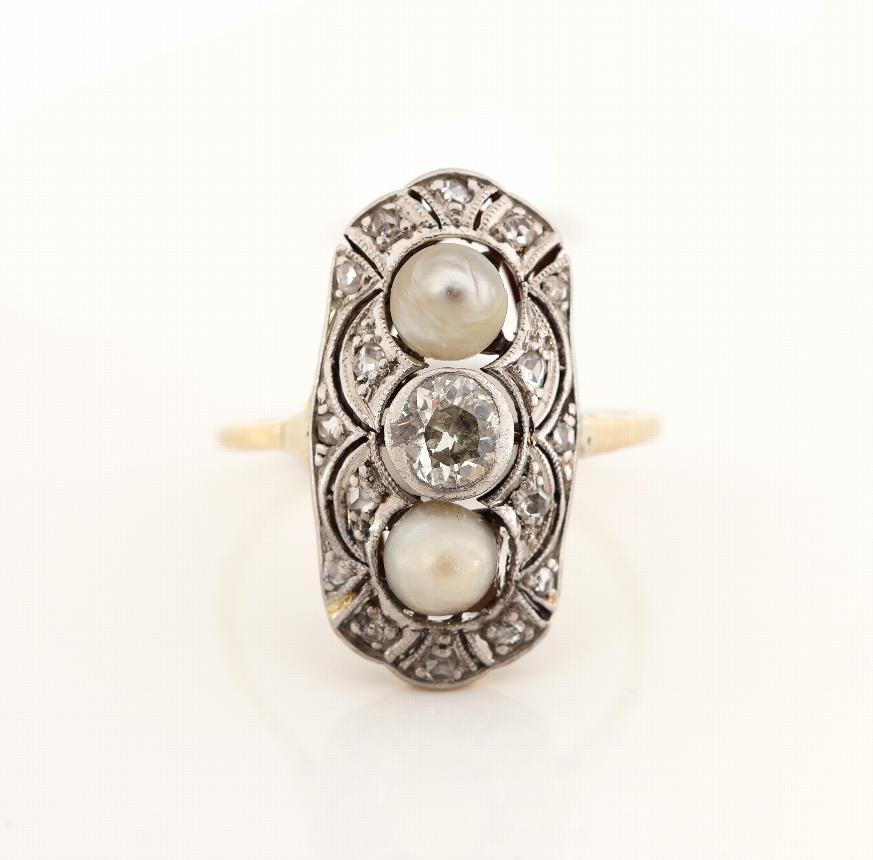 Detail a: 14 kt Gold Art-Deco-Perl-Diamant-Ring, GG 585/000 und Platin, 2 Orientperlen, Altschliff-Diamant ca. 0.50 ct Weiß/si, Diamantrosen zus. ca. 0.12 ...