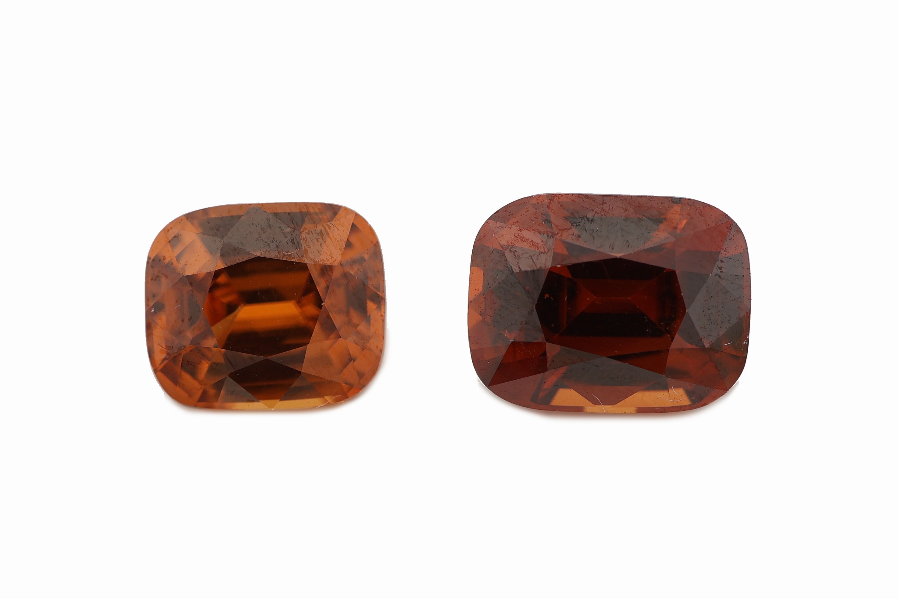 Image 27042591 - Lot 2 lose Zirkone, zus. ca. 10.13 ct, Kissenschliff, versch. Größen und Farbnuancen ...