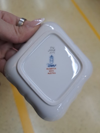 27042518e - Kaffeeservice, Wien Augarten, für 9 Personen, kupfergrüner Blumenbukettdekor, ...