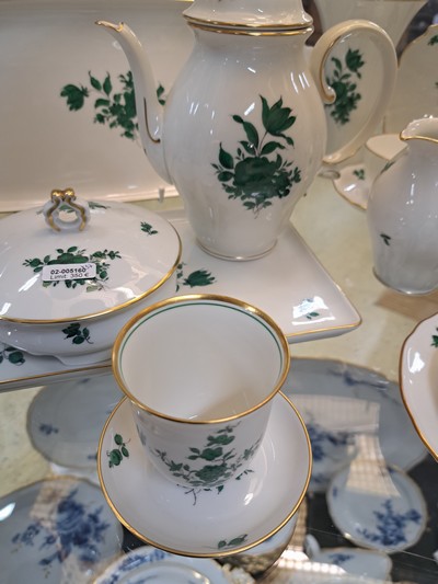 27042519c - Mokkaservice, Wien Augarten, Porzellan, kupfergrüner Blumendekor, kl. Kaffeekanne, 8 ...