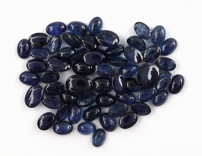 Image Lot lose Saphire, zus. ca. 43.85 ct, ovale Cabochons in versch. Größen und Farbnuancen ...