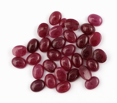 Image Lot lose Rubine, zus. ca. 52.36 ct, ovale Cabochons in versch. Größen, Ausfassware ...