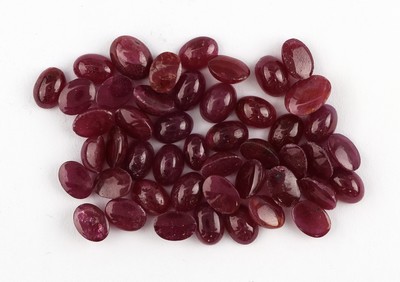 Image Lot lose Rubine, zus. ca. 53.85 ct, ovale Cabochons in versch. Größen und Farbnuancen, ...