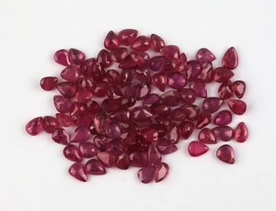 Image Lot lose Rubine, zus. ca. 16.41, facett. Tropfen in versch. Größen und Farbnuancen, ...