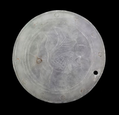 27042594a - Lot lose Jade, zus. ca. 125.32 ct, 1 runde grav. Scheibe und runde Cabochons in versch. ...