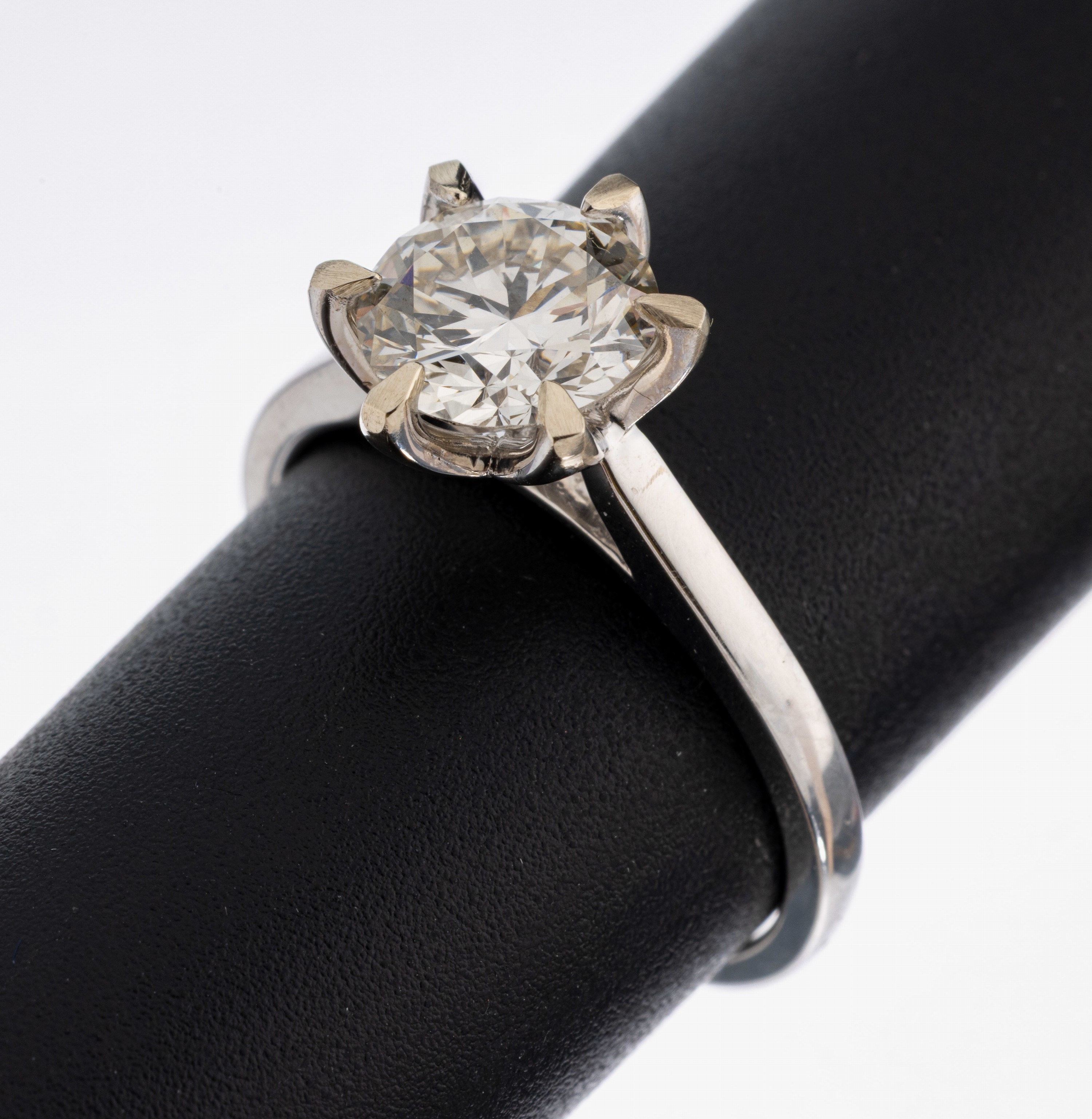 Image 27042635 - 18 kt Gold Brillant-Ring, WG 750/000, Brillant ca. 1.75 ct l.get.Weiß/vs, RW 57, ...