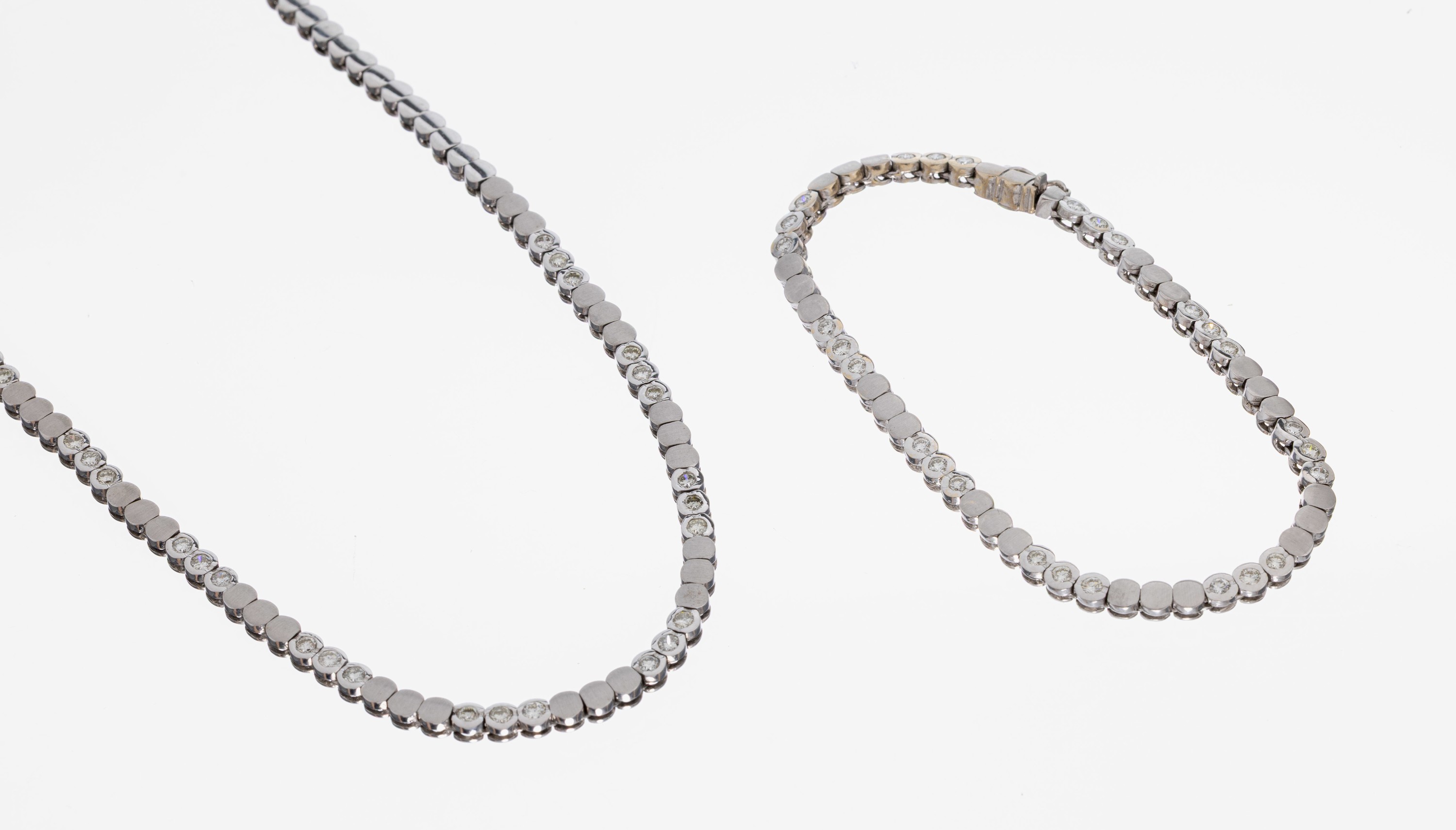 Image 27042683 - 18 kt Gold Brillant-Schmuckset, WG 750/000,pol. und sat., best. aus: 1 Collier, L. ca. ...