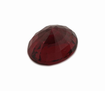 27042613b - Loser Rhodolith, ovalfacett., ca. 7.07 ct Schätzpreis: 680, - EUR