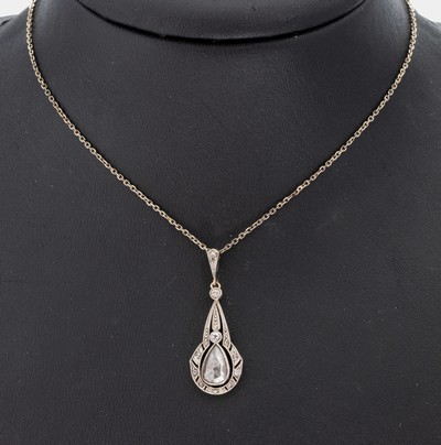 Image 14 kt gold diamond-pendant, approx. 1920 , WG 585/000 under alloyed, fret work, centered ...