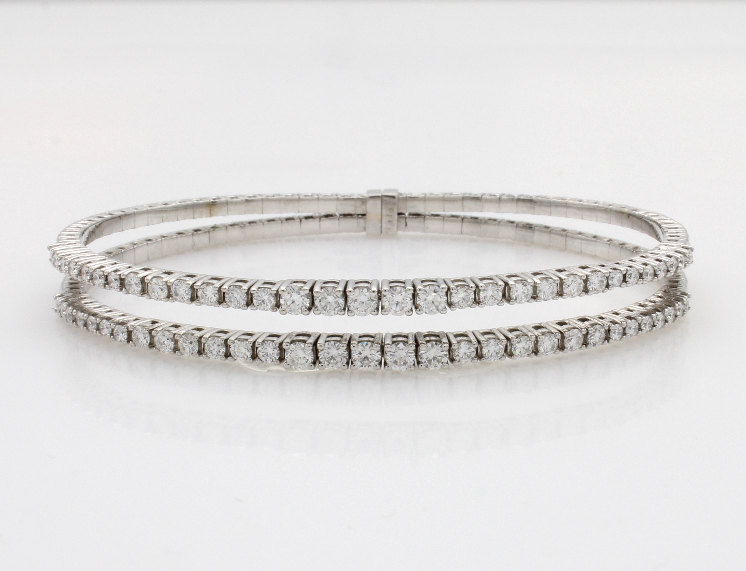 Image 27042812 - 2-reihiger Armreif mit Brillanten, WG 750/ 000, 62 Brill. zus. ca. 1.90 ct Weiß/si, mit ...